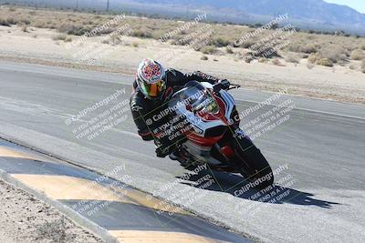 media/Dec-01-2025-Moto Forza (Mon) [[2daa91e15f]]/3-Beginner Group/Session 3 (Turn 16 Inside)/